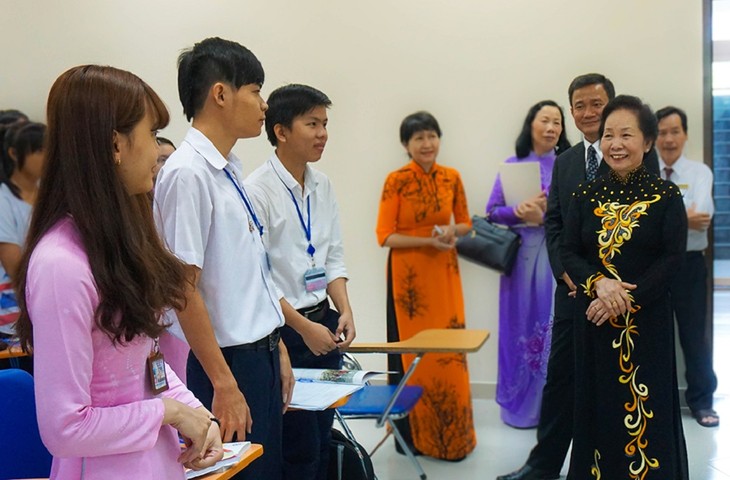 Вице-президент СРВ Нгуен Тхи Зоан посетила Университет имени Тон Дык Тханга в г.Хошимине - ảnh 1